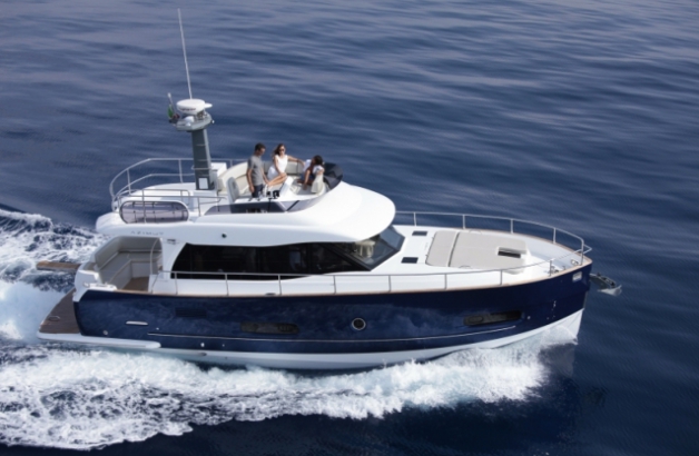 Azimut Megallano 43