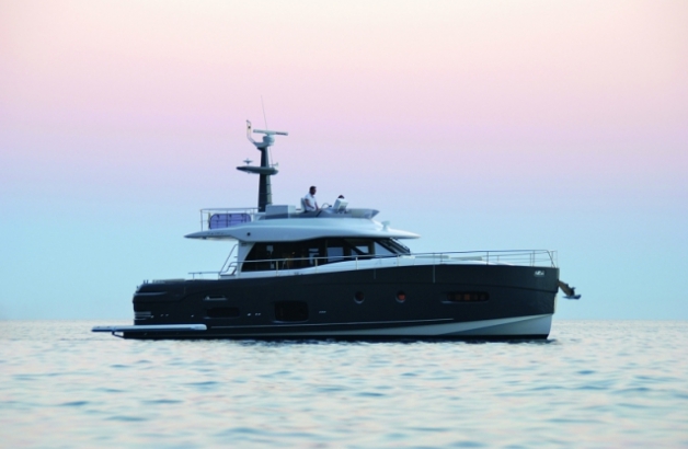 Azimut Megallano 53